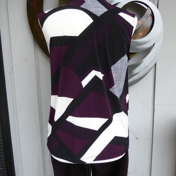 Cleo Graphic Sleevelss Tunic,  Petite, Medium - Picture 2 of 3